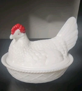 Westmoreland White Milk Glass Hen On Nest Covered Dish With Red  VINTAGE  - Picture 1 of 4