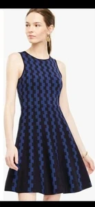 Ann Taylor blau Geo Jacquard ärmellos ausgestellt Pullover Kleid Größe SMALL - Bild 1 von 10