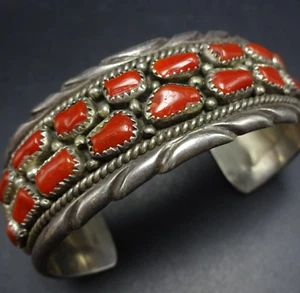 MELVIN CHEE Navajo VINTAGE Sterlingsilber ALT ROT MED KORALLE Manschette ARMBAND - Bild 1 von 15