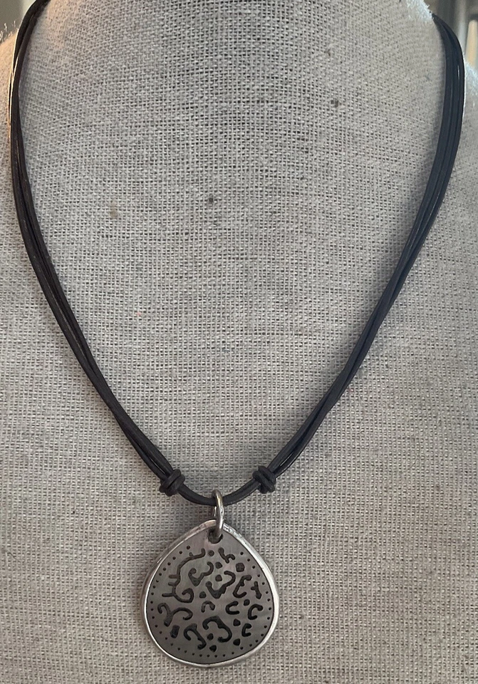 Cordão de couro Silpada N1446 prata esterlina iridescente esculpido concha labial 18” ajuste - Imagem 1 de 1