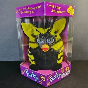 Nuovo giocattolo parlante Bumblebee Furby, sigillato vintage 1998 Tiger Toys amico elettronico - Foto 1 di 7