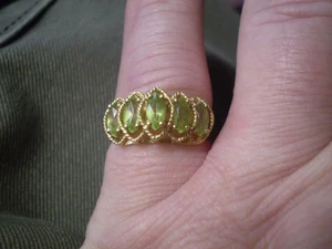 10K Yellow Gold Ladies 5-Peridot Row Ring      2.2 Grams      August Birthstone - Picture 1 of 5