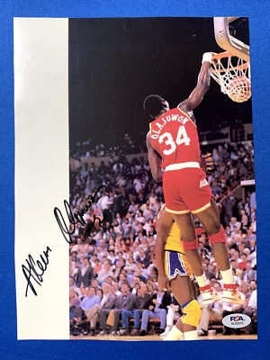 HAKEEM OLAJUWON NBA HOF SIGNED CALENDAR PHOTO PAGE HOUSTON ROCKETS PSA DNA - Image 1 of 2