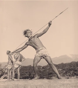 28,5x22 -TAHITI 1949- Lancer du javelot à PAPEETE - Attribuée** - Vintage print - Picture 1 of 2