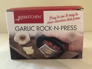 GIG'SKITCHEN Garlic Rock-N-Press Stainless Steel BPA Free - Picture 1 of 6