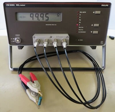 Philips PM6303 RCL meter including kelvin clips and BNC adapter - Image 1 of 4