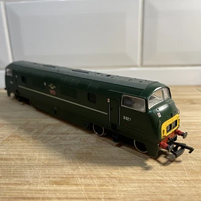 Mainline 37-064 OO Gauge Type 4 BR Green B-B "Highflyer" "D824" Diesel Loco - Image 1 of 4