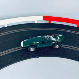 SCALEXTRIC VANWALL F1 NR. 4 C2552 SLOT CAR RACING HORNBY - Bild 1 von 7