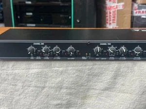 DBX 223 Stereo 2-Way/Mono 3-Way Crossover - Picture 1 of 5