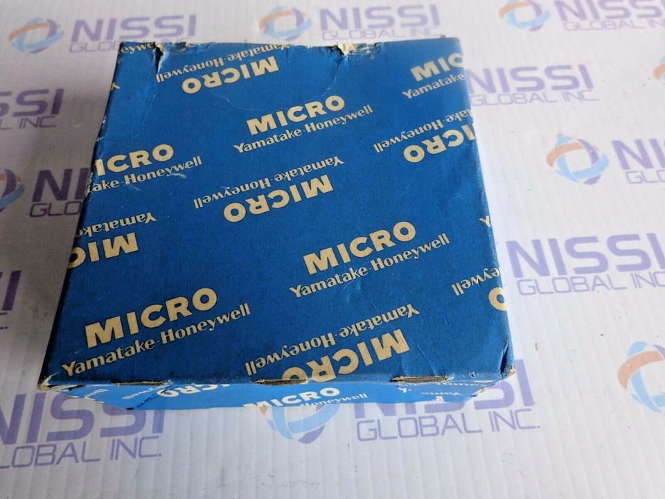 Yamatake - Honeywell FL2-4A6S Proximity Sensor - Image 1 of 1