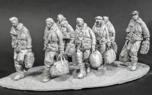 Modellino kit resina equipaggio bombardieri RAF scala 1/32 WWII - 8 figurine aviatori britannici - Foto 1 di 2