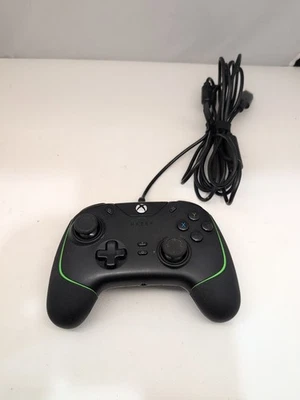 Razer Wolverine V2 | RZ06-0356 Wired Gaming Controller Xbox One X|S, PC - Image 1 of 3