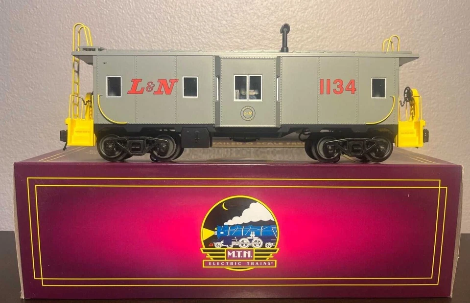 MTH 20-91766 O Scale Louisville &Nashville L&N Gray Bay Window Caboose #1134 NEW - Image 1 of 1