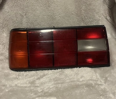 1989 1990 1991 BMW 318I 325E 325i E30 Tail Light LEFT DRIVERS SIDE Small Crack - Image 1 of 4