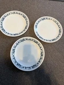 Vintage 1970's Corelle Corning Old Town Blue Onion 3 Luncheon Plates 8.5 Inch - Picture 1 of 2