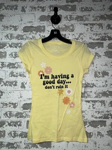 NWT! Wound Up Short Sleeve Graphic Tee Yellow 70's Style Flowers Crew Neck XS - Picture 1 of 5