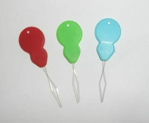 Phinus Plástico Alta Calidad 2" ENHEBRADOR DE AGUJAS Juego de 3 Azul Rojo Verde NUEVA Tarjeta - Imagen 1 de 1