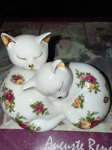 ROYAL ALBERT BONE CHINA  OLD COUNTRY ROSES KITTENS SLEEPING PRISTINE - Picture 1 of 10