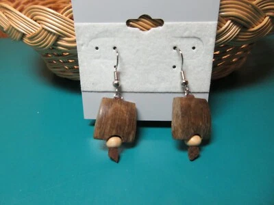 Pendientes colgantes de madera hechos a mano rusos naturales 2 colores madera + cuero Foto 1 de 2