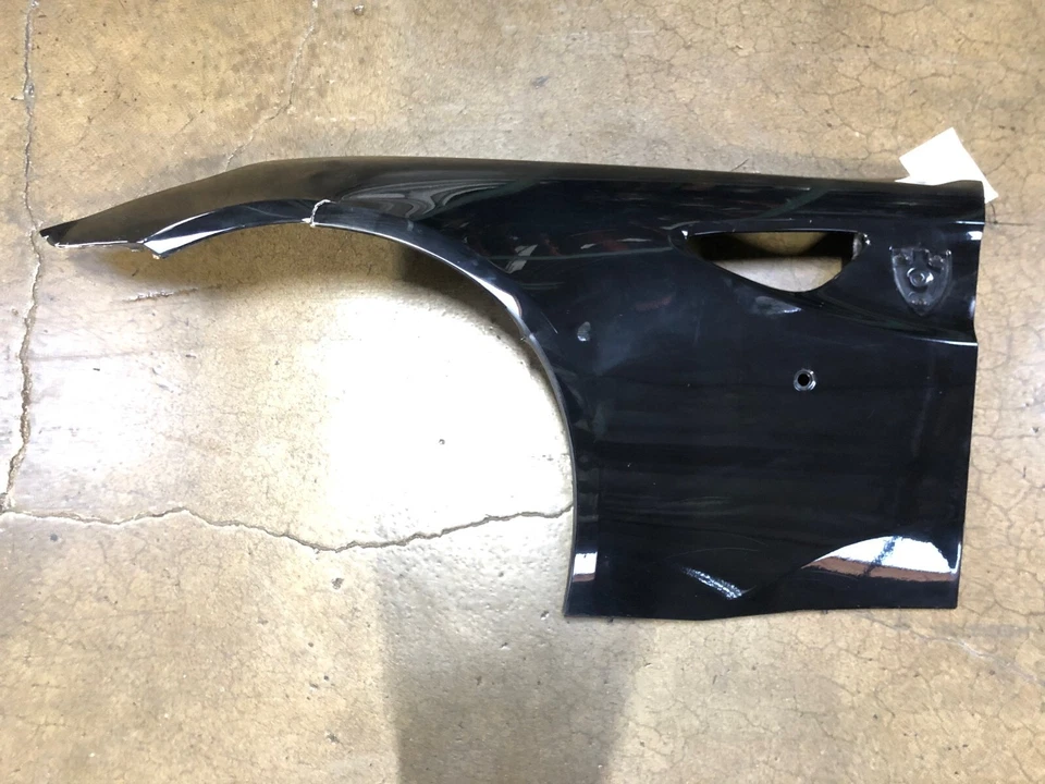 Ferrari FF, LH, izquierda, guardabarros con opción de insignia, Dmg, usado, P/N 83277111 Foto 1 de 4