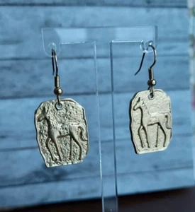 Liebling Fohlen Pferd goldfarbene Ohrhänger. Reiter Ohrringe Schmuck Geschenk - Bild 1 von 5