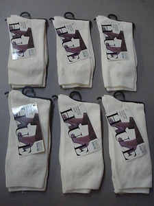 NWT Women's Hue Diamond Texture Socks One Size 6 Pair White #682E - Picture 1 of 4