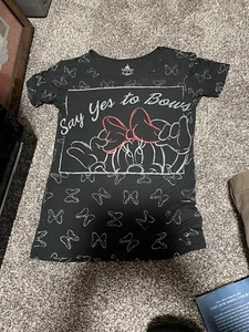 Disney Parks Minnie Mouse Size XS Shirt Say Yes To Bows Black Silver Glitter - Picture 1 of 4