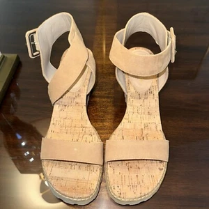 Pelle Moda Tan Suede Wedge Size 9M - Picture 1 of 8