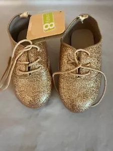 Crazy 8 Gold Oxfords New with Tags Size 5 Lace Up Heel - Picture 1 of 5