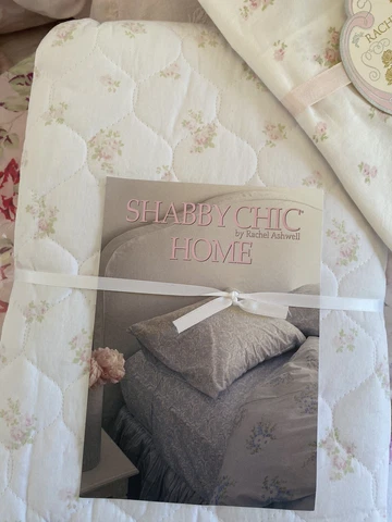 Rachel Ashwell Shabby Chic Vintage Small Petite Bouquet Pink Quilted Throw! READ Cover