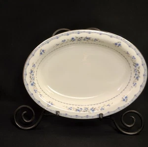 Wedgwood Rimmed Oval Vegetable Bowl #R4628 Gardenia Blue Platinum Trim 1980-1986 - Picture 1 of 10