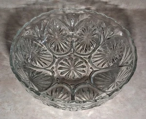 Vintage Anchor Hocking CAMEO Medallion 8” Clear Glass Bowl - Picture 1 of 5