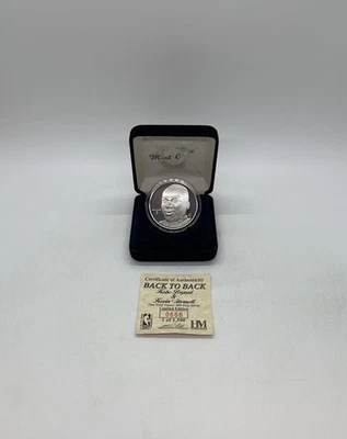 Kobe Bryant Kevin Garnett Back To Back One Troy Oz .999 Fine Silver Round /1,500 - Image 1 of 4
