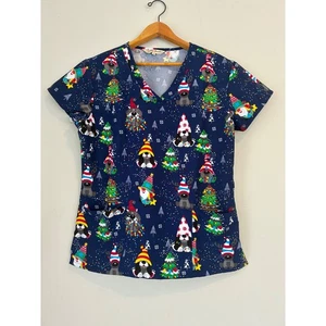 Gabby Brooke Women's Christmas Holiday Gnomes Dogs Scrub Top - Medium - Picture 1 of 6
