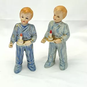 Statuine ragazzo in ceramica vintage che tengono una candela in pg.Set 2 Natale 's - Foto 1 di 10