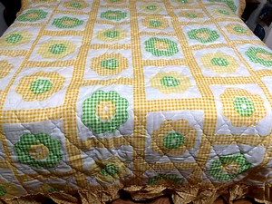 VTG 60s 70s..BRIGHT YELLOW & GREEN FLORAL..QUILTED BEDSPREAD..NEW..110" X 98" - Picture 1 of 6