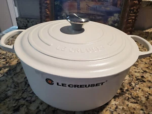 Le Creuset #28 Emaillierter runder Dutch Oven aus Gusseisen ~ 7 1/4 QT ~ Baumwolle ~ Neu ohne Verpackung - Bild 1 von 4