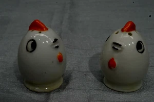 Baby Chicks Salt And Pepper Shaker Set Vintage Hand Painted White Ceramic - Picture 1 of 5