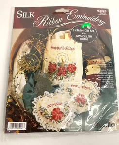 Vintage Bucilla Ribbon Embroidery Kit Happy Holidays Gift Set Bag & Sachets - Picture 1 of 3