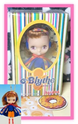 Mini boneca da moda Petite Blythe PBL-01 Kozy Kape inspirada 4" Hasbro Japão vintage - Imagem 1 de 4