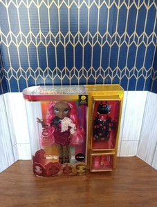 New in Box Rainbow High Daria Roselyn Rose (Pinkish Red) Fashion Doll 2 Outfits - Picture 1 of 9