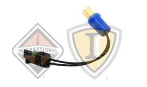 International 3521728C1 AC Pressure Switch - Picture 1 of 3