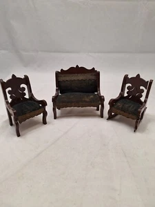 Antico divano suite 3 pezzi, sedia, dondolo casa delle bambole mobili Germania c1900 1:12 - Foto 1 di 16