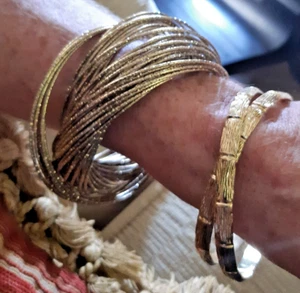 Gorgeous Gold Tone 59 Linked Bangles Plus 2 Gold Tone Linked Bamboo Bangles - Picture 1 of 4