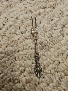 TH MARTHINSEN NORWAY E.P.N.S. 40 WILD ROSE LEMON/l OLIVE Pickle FORK - Picture 1 of 3