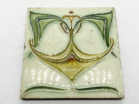 VINTAGE / ANTIQUE ART NOUVEAU TILE SIGNED BACK SQUARE GREEN STUNNING TRIVET Cover