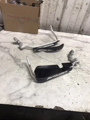 Protectores de mano derecha izquierda Triumph Scrambler 1200 XE 19 protectores deflectores de viento Foto 1 de 4