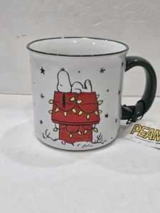 Peanuts Snoopy Home for the Holidays Weihnachten 21 Oz. Steingut Kaffeebecher Geschenk - Bild 1 von 3