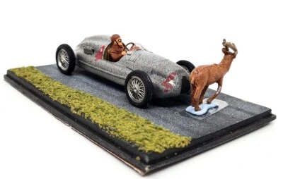Coche modelo fundido a presión Brumm 1/43 Auto Union tipo D Donington Park 1938 Nuvolari Foto 1 de 4