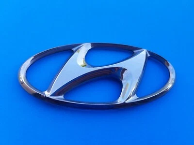 05 06 07 08 09 HYUNDAI TUCSON TAPA MALETERO TRASERO CROMO EMBLEMA LOGOTIPO INSIGNIA OEM A5 Foto 1 de 3